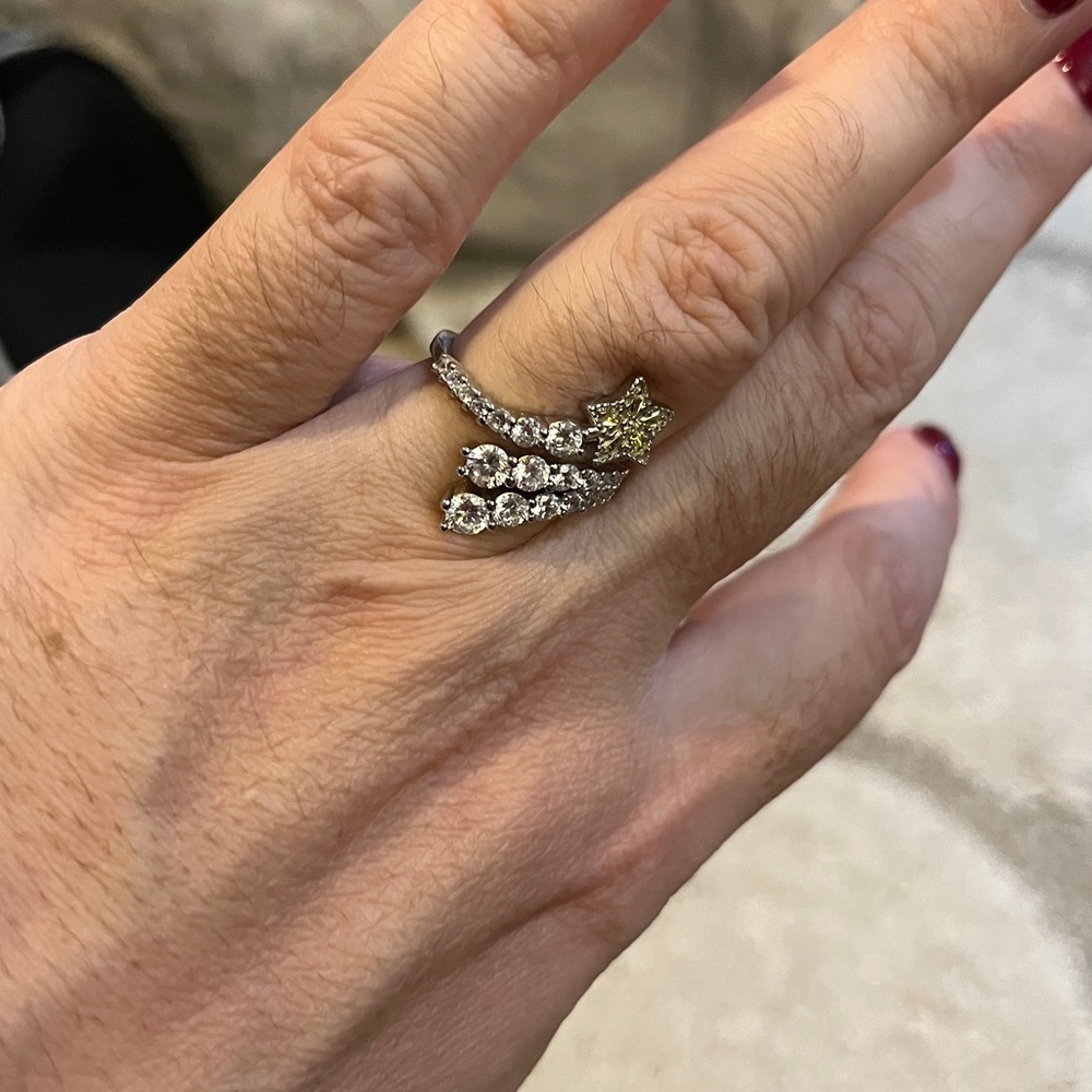 Elegant Silver and Gold Star Ring Set - Picture 7 of 7
